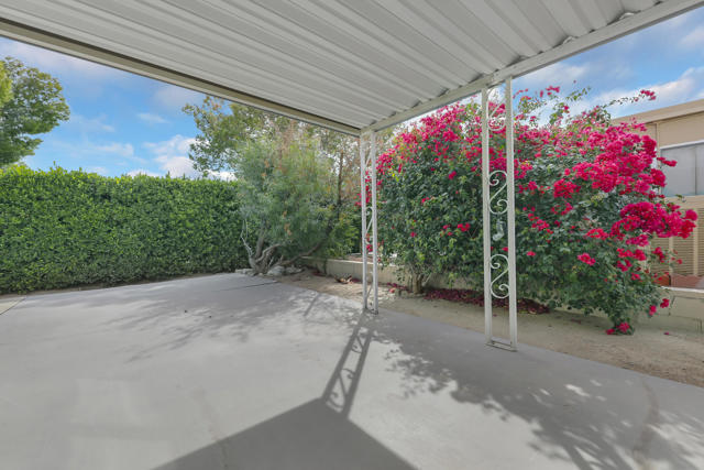 49305 Highway 74, Palm Desert CA: https://media.crmls.org/mediaz/c8663696-b0f1-49c5-a007-422b65033975.jpg