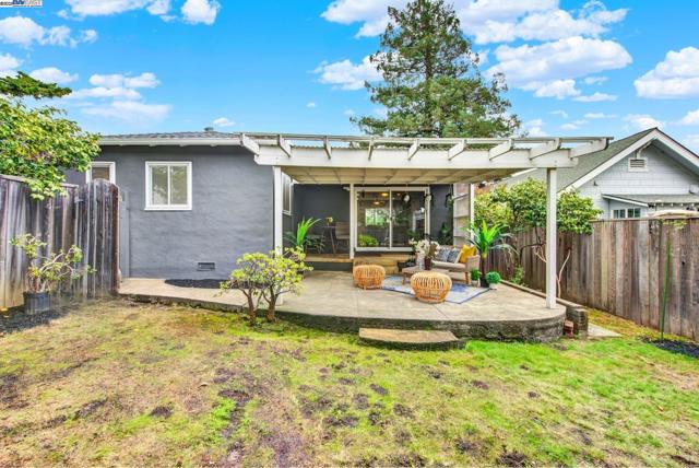 Image 23 of 32 For 3627 Loma Vista Ave