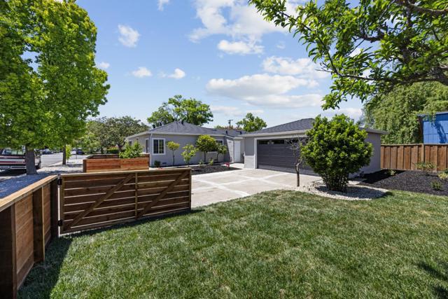 3541 Page Street, Redwood City CA: https://media.crmls.org/mediaz/c866f245-de11-4d3f-b3fc-6880be94d85e.jpg