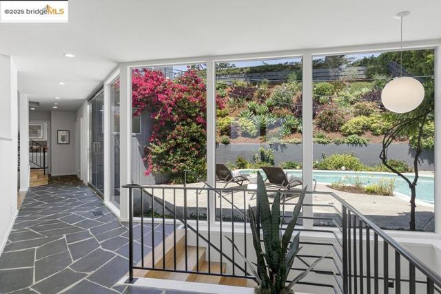 8715 Don Carol Drive, El Cerrito CA: https://media.crmls.org/mediaz/c867a918-9f12-4126-a1b1-a6a0523628dc.jpg