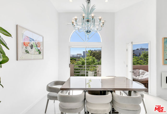 840 N Croft Avenue, Los Angeles CA: https://media.crmls.org/mediaz/c867ade4-385e-4e4a-8c20-af4c35f99031.jpg