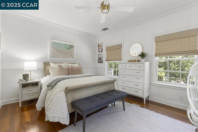 1826 Alameda Diablo, Diablo CA: https://media.crmls.org/mediaz/c8697d45-8e61-466c-86d4-c7a6947044dc.jpg