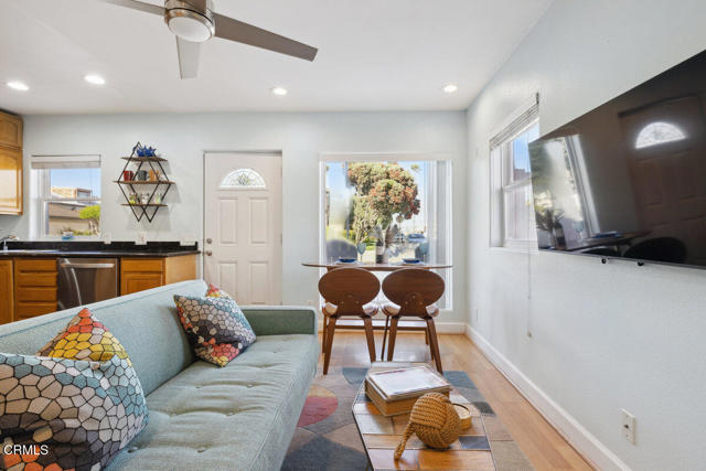 Detail Gallery Image 5 of 55 For 3701 Sunset Ln, Oxnard,  CA 93035 - 4 Beds | 3 Baths