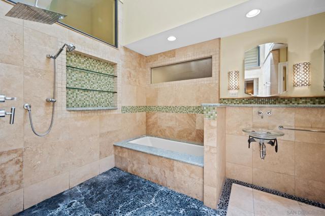 77881 N Woodhaven Dr, Palm Desert CA: https://media.crmls.org/mediaz/c869dda2-9e23-4626-ad52-438e2035efb3.jpg