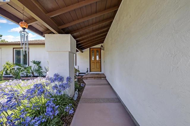 2611 Quail Ct., Union City CA: https://media.crmls.org/mediaz/c86a4d1a-aaed-4001-b43b-bb0b79150021.jpg
