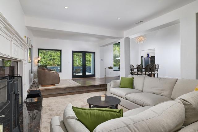 Detail Gallery Image 9 of 53 For 2739 Argonauta St, Carlsbad,  CA 92009 - 5 Beds | 4 Baths