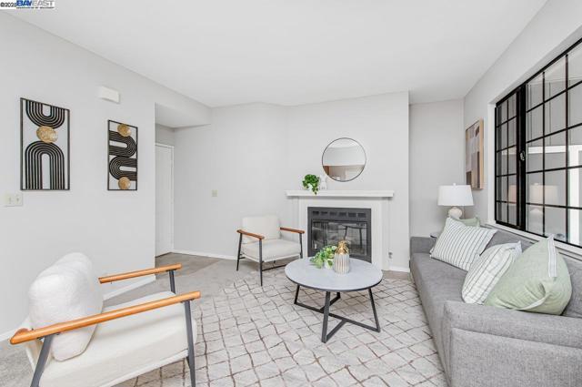 2030 Canyon Woods Drive, San Ramon CA: https://media.crmls.org/mediaz/c86b5816-f7d7-4068-917e-0741710bde3c.jpg