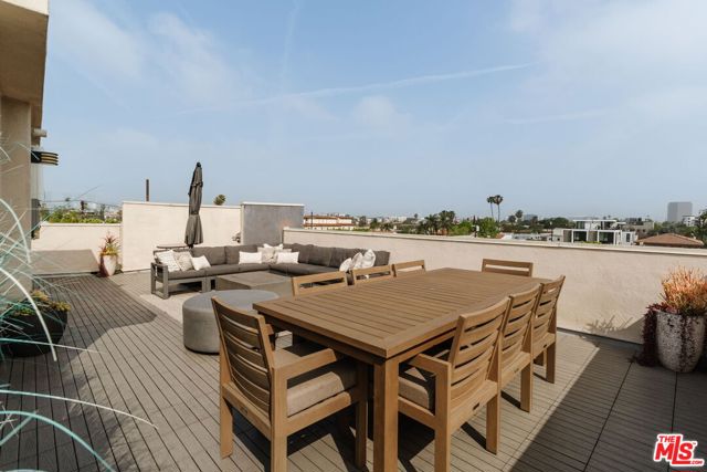 6072 Pickford Street, Los Angeles CA: https://media.crmls.org/mediaz/c86be427-d016-4024-b32a-646d81cb6788.jpg