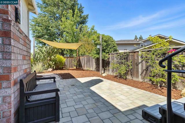 4417 Sunlight Ct, Concord CA: https://media.crmls.org/mediaz/c86c0b77-6ac1-4b6f-90ca-d83497fff893.jpg