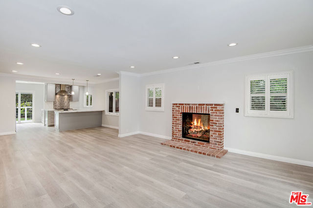 1215 North Genesee Avenue photo 3
