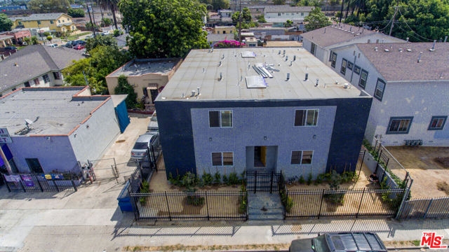 10412 S Figueroa Street, Los Angeles CA: https://media.crmls.org/mediaz/c86c3811-aaf2-42d0-8818-69660f26ef61.jpg