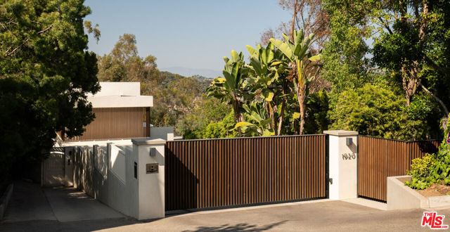 1920 Rial Lane, Los Angeles CA: https://media.crmls.org/mediaz/c86c481f-cfb8-4a8f-9935-bc6e0212a714.jpg