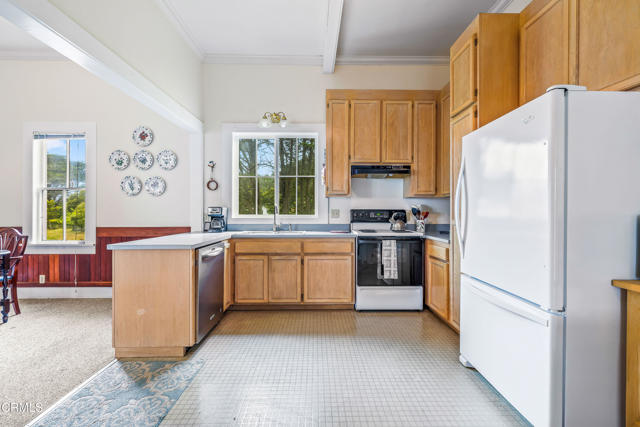 3781 N Highway 1, Albion CA: https://media.crmls.org/mediaz/c86c799f-86b6-4e44-88bc-31a4974ab67d.jpg