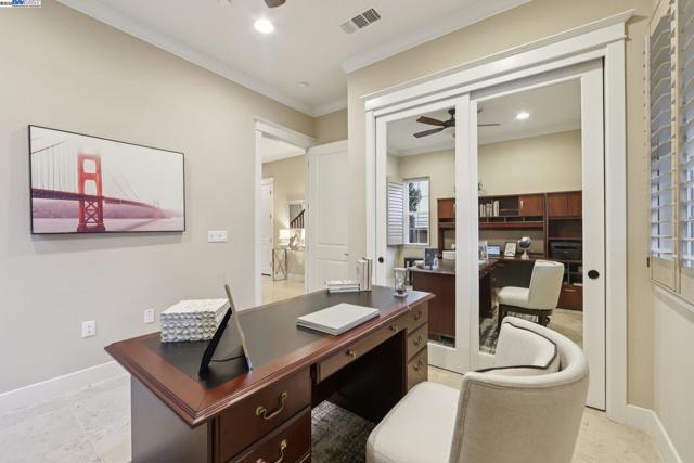 3885 Highpointe Ct, Dublin CA: https://media.crmls.org/mediaz/c86cb44f-ce56-4574-818e-c7e93da4890c.jpg