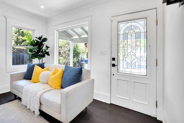 2653 Brewster Avenue, Redwood City CA: https://media.crmls.org/mediaz/c86ce03c-98ab-4424-845d-d5d6f70f6542.jpg