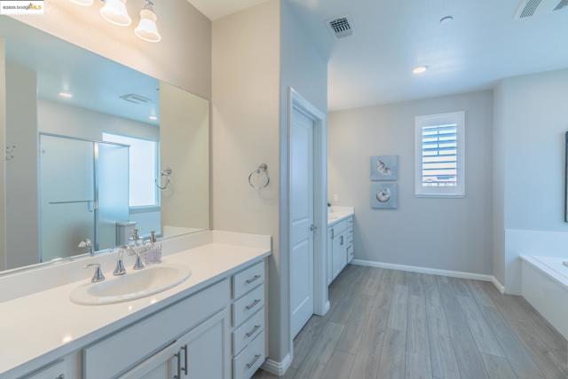 144 Scott Creek Way, Brentwood CA: https://media.crmls.org/mediaz/c86d3ec1-531f-417f-85a7-11e076d79a69.jpg