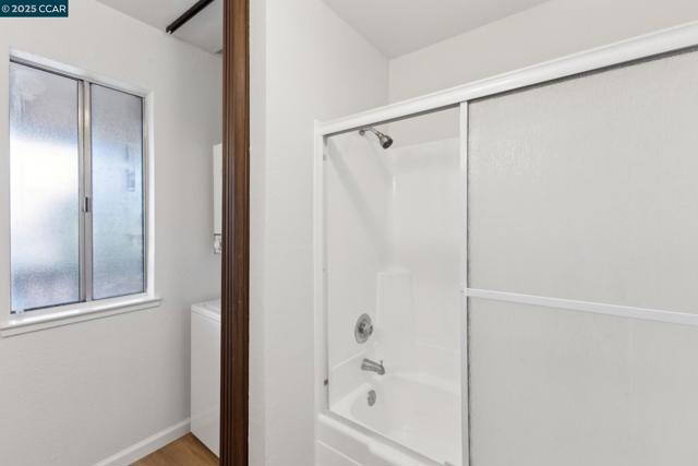 3847 Vineyard Ave, Pleasanton CA: https://media.crmls.org/mediaz/c86d9c75-2b1e-4dd8-b427-b2c39da0b017.jpg
