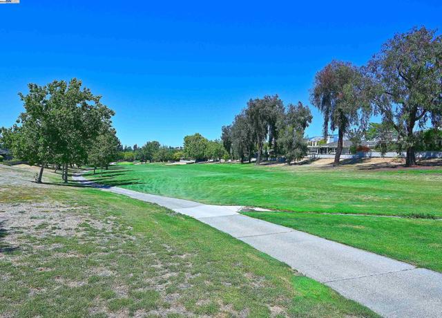 1976 Saint George Rd, Danville CA: https://media.crmls.org/mediaz/c86de24f-39ee-4439-887d-064d3eabf0e9.jpg