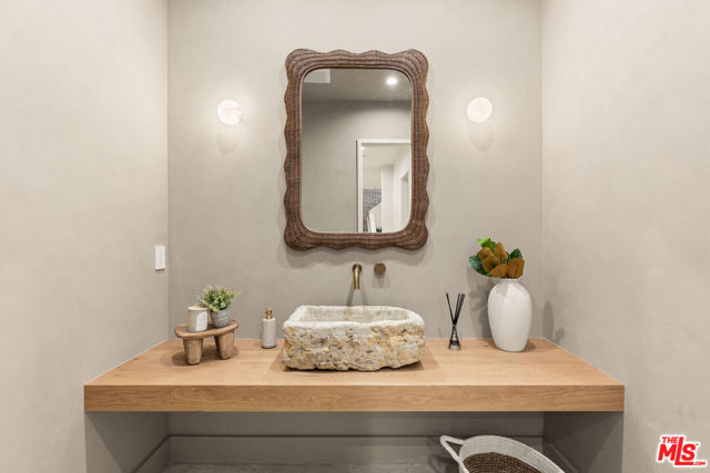 11746 La Maida Street, Valley Village CA: https://media.crmls.org/mediaz/c86eb449-986c-49c5-a1fe-d5802e941adb.jpg