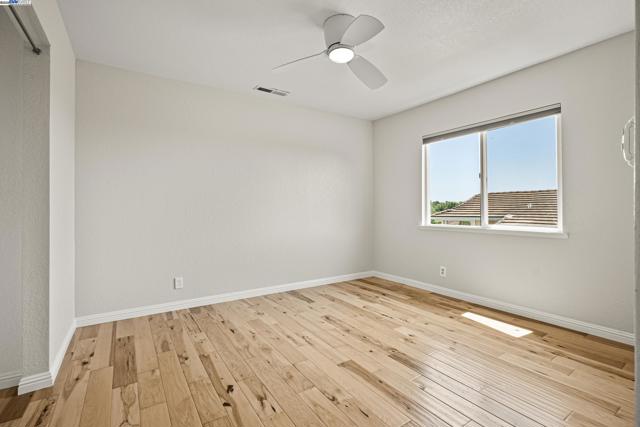 6408 Boone Dr, Castro Valley CA: https://media.crmls.org/mediaz/c86eb5df-251d-400f-8466-33591f3a215e.jpg