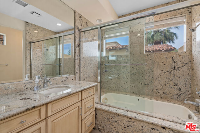 75653 Camino De Paco, Indian Wells CA: https://media.crmls.org/mediaz/c86fb2db-1dda-450d-8c41-4c243decbb9e.jpg