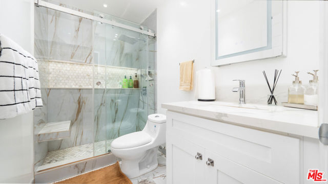 2655 Saxon Drive, Los Angeles CA: https://media.crmls.org/mediaz/c870db66-a157-4d1a-bd10-c1fe05bfddb2.jpg