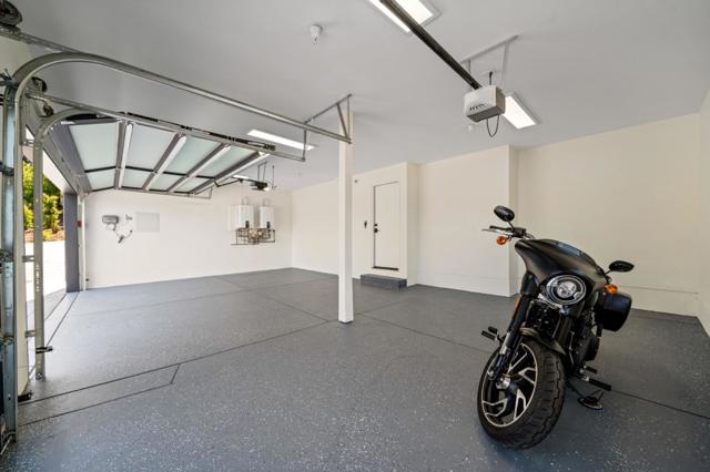 510 Darrell Road, Hillsborough CA: https://media.crmls.org/mediaz/c870e0d8-9129-43eb-9eb9-467301a9a66b.jpg