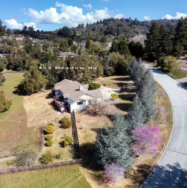 573 Meadow Road, Aptos CA: https://media.crmls.org/mediaz/c870e6d7-fcc9-4696-b5ef-d274a30d7dfb.jpg
