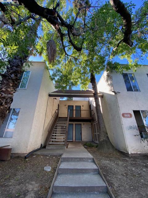 1600 Laguna St, Concord, California 94520-7108, 1 Bedroom Bedrooms, ,1 BathroomBathrooms,Condominium,For Sale,Laguna St,41070279