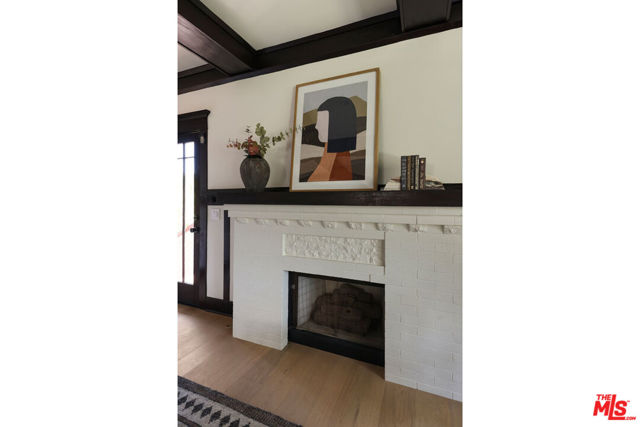 1644 Golden Gate Avenue, Los Angeles CA: https://media.crmls.org/mediaz/c8723095-3357-4a2f-8390-fd8209e70257.jpg
