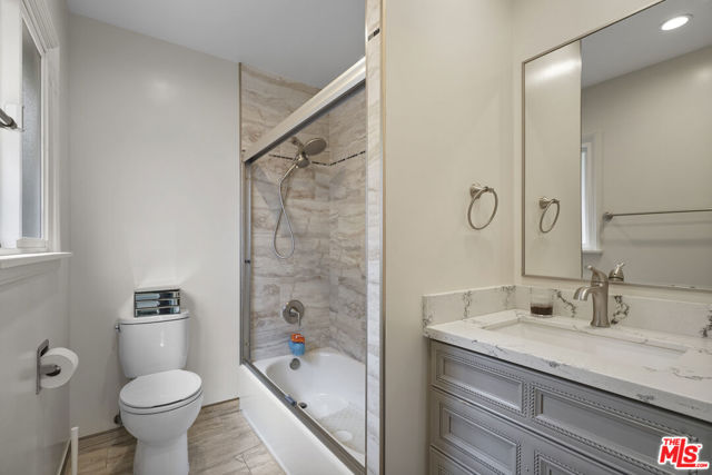 9747 Haines Canyon Avenue, Tujunga CA: https://media.crmls.org/mediaz/c8725c21-0ffc-4d44-a297-7c4247e40901.jpg