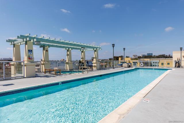 850 Beech St, San Diego CA: https://media.crmls.org/mediaz/c8735ecb-2e35-405f-87c9-65f9da6ef1bc.jpg