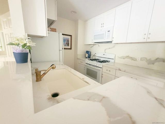 1621 Hotel Circle S, San Diego CA: https://media.crmls.org/mediaz/c873a93d-5e4f-45a2-b427-4787c61af0cd.jpg