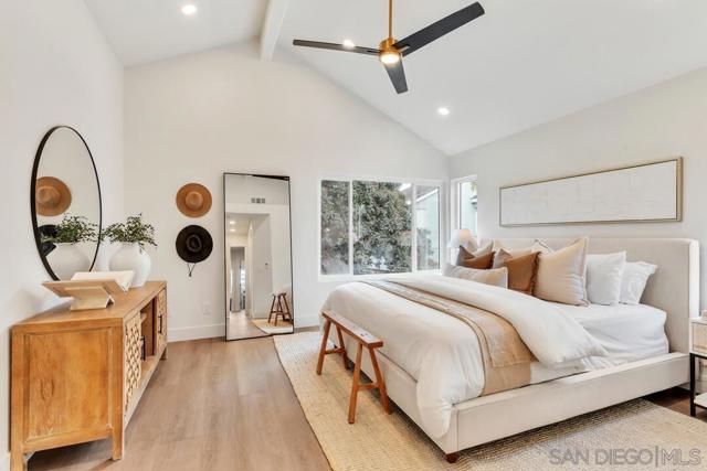 12169 Via San Loreno, San Diego CA: https://media.crmls.org/mediaz/c874893c-304a-43bd-84cb-03eddf66e584.jpg