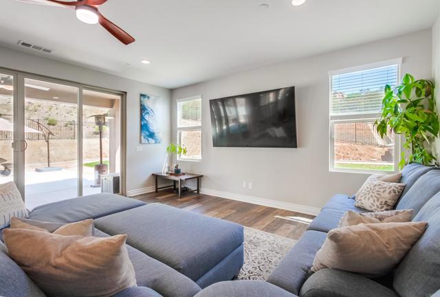 Detail Gallery Image 13 of 65 For 280 Shetland, Fallbrook,  CA 92028 - 4 Beds | 3/1 Baths