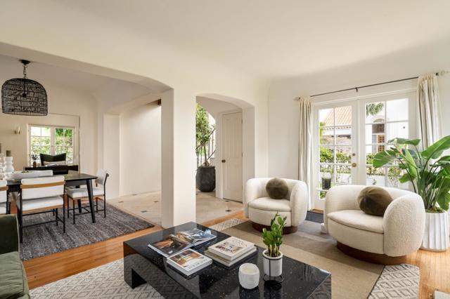 Detail Gallery Image 11 of 47 For 654 Bonair Pl, La Jolla,  CA 92037 - 5 Beds | 4 Baths