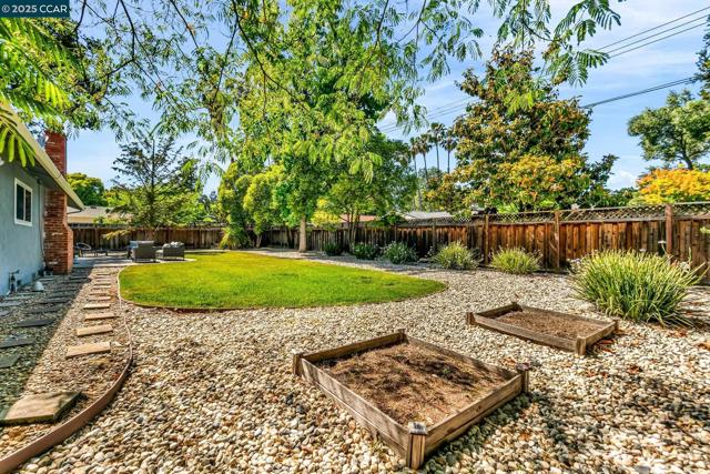 57 Jemco Ct, Pleasant Hill CA: https://media.crmls.org/mediaz/c87638fe-1192-4073-93b2-adedbc25b149.jpg