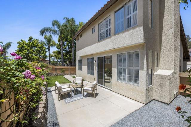 4087 Ivey Vista, Oceanside CA: https://media.crmls.org/mediaz/c876e58d-338f-4fca-a1a3-cfb710212ace.jpg