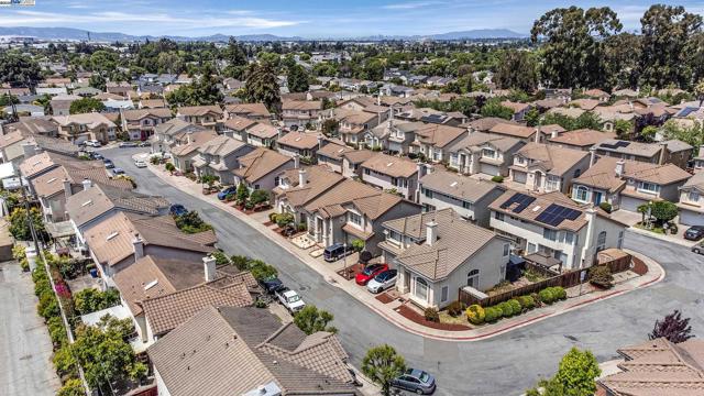 1205 Amber Court, San Leandro CA: https://media.crmls.org/mediaz/c8776b69-6a35-4cf8-ab0d-c140cc95ebe7.jpg