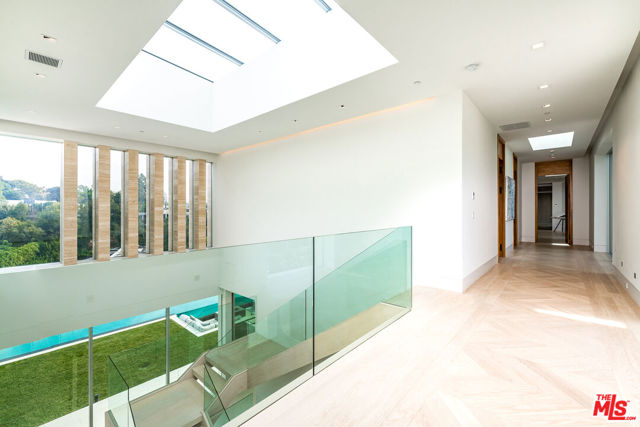 642 Perugia Way, Los Angeles CA: https://media.crmls.org/mediaz/c877d30c-b56a-486e-81dc-b51422778ef2.jpg