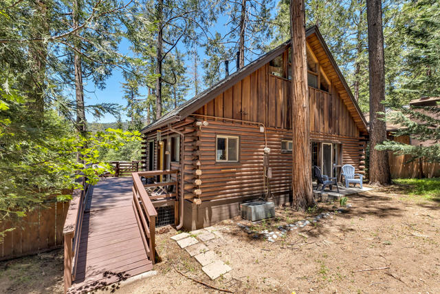 54385 S S. Circle Drive, Idyllwild CA: https://media.crmls.org/mediaz/c8781a65-5cea-4775-b465-56ec84fe4042.jpg