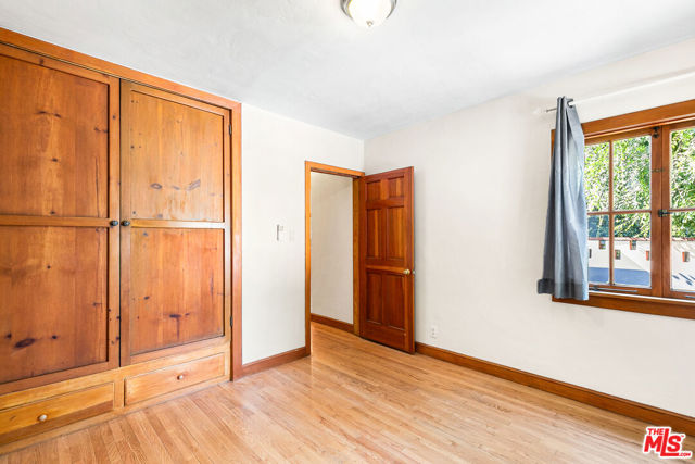 4171 Kraft Avenue, Studio City CA: https://media.crmls.org/mediaz/c8783210-b2c9-4b5e-a00d-b714962d8d61.jpg