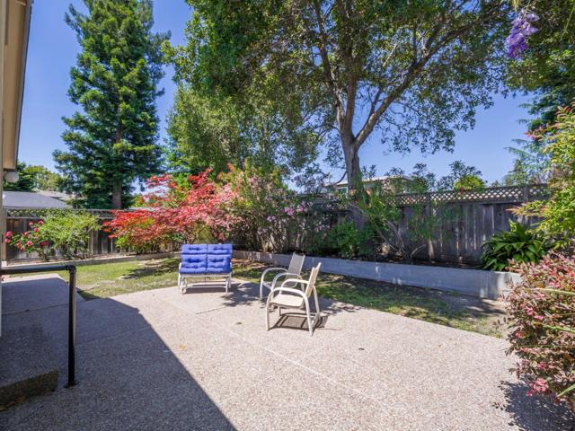 739 Quartz Street, Redwood City CA: https://media.crmls.org/mediaz/c87851d4-bd46-4393-a4e9-7aeef7ddc576.jpg