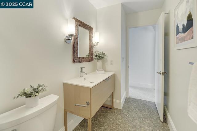 3535 Terra Granada Dr, Walnut Creek CA: https://media.crmls.org/mediaz/c8789430-5342-4f54-bd14-d0fa75847a18.jpg