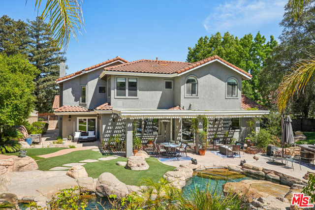 2084 Hopewell Court, Thousand Oaks CA: https://media.crmls.org/mediaz/c878b39e-16e1-4ff7-8628-8c253bbc81dd.jpg