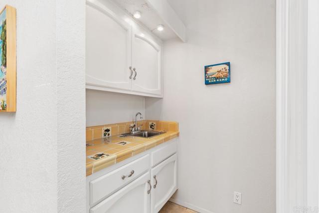 Detail Gallery Image 6 of 60 For 757 Ocean Surf Dr, Solana Beach,  CA 92075 - 3 Beds | 2/1 Baths