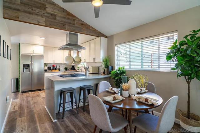 3721 Chamoune, San Diego CA: https://media.crmls.org/mediaz/c8793bf4-6708-465c-8bb4-58c476fae3a5.jpg