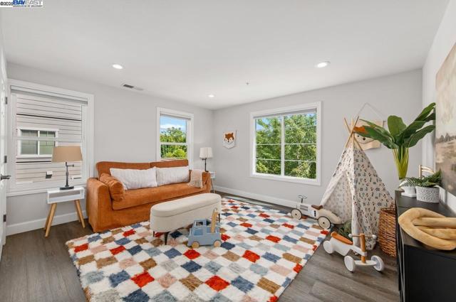 5640 Carnegie Way, Livermore CA: https://media.crmls.org/mediaz/c879ae1e-0ad1-4cf3-ab5f-2d64b1e5d475.jpg