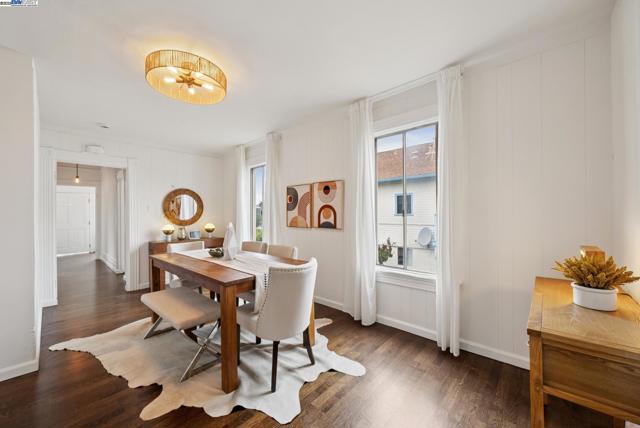 1805 Eagle Ave, Alameda CA: https://media.crmls.org/mediaz/c87a624c-f9c0-4e81-8f5b-2554ad93d21f.jpg