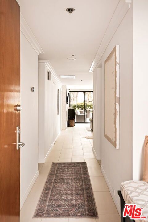 2940 Neilson Way, Santa Monica CA: https://media.crmls.org/mediaz/c87b6fcf-321a-4b33-99d0-6cf52de30484.jpg